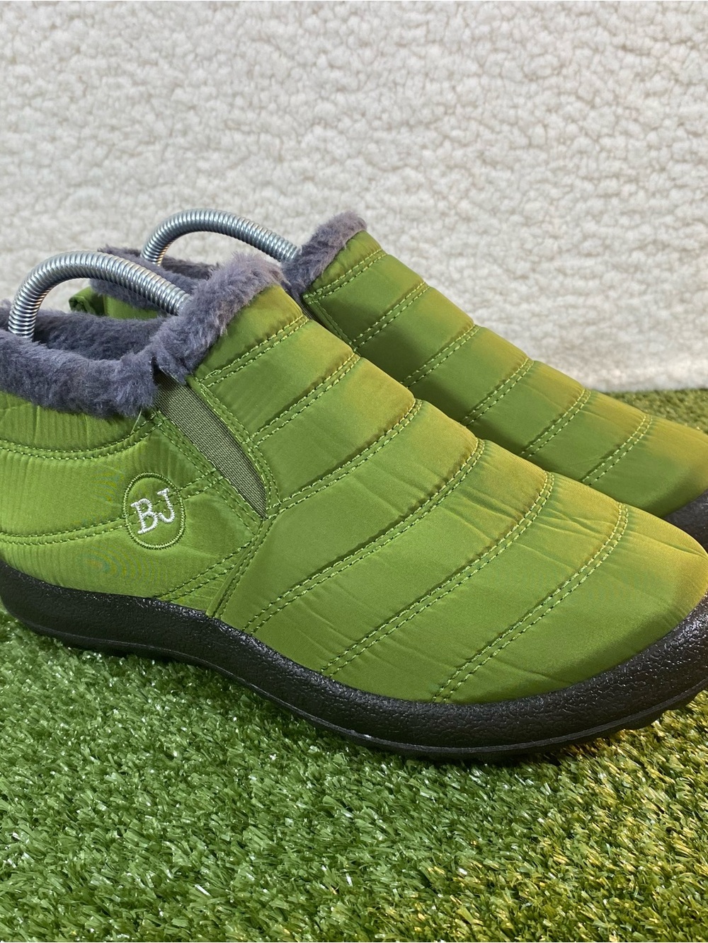 BJ Slip On Snow Boots Women's Size 10 Fur Quilted Ankle Green Waterproof Outdoor